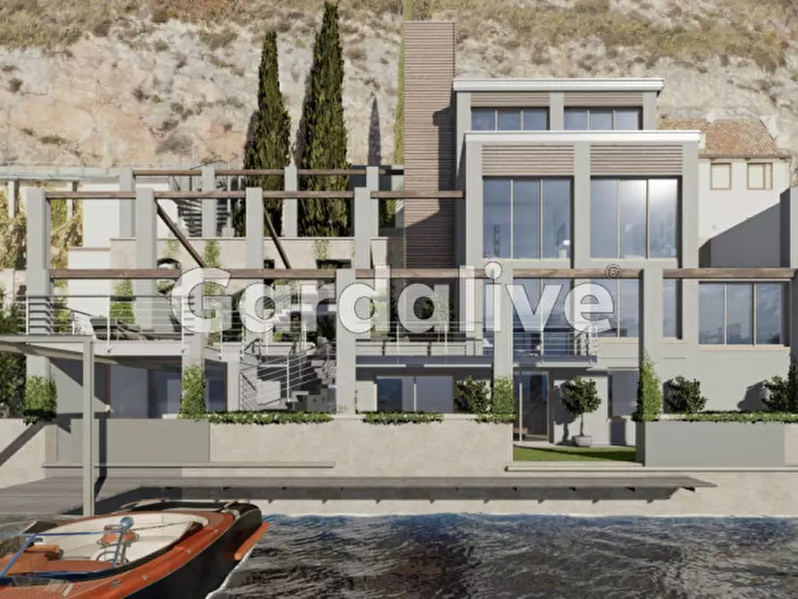 Immagine 5 di Villa in vendita  a Toscolano-Maderno