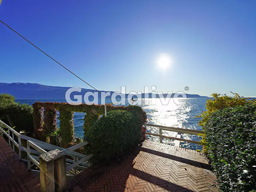 Immagine 10 di Villa in vendita  a Toscolano-Maderno