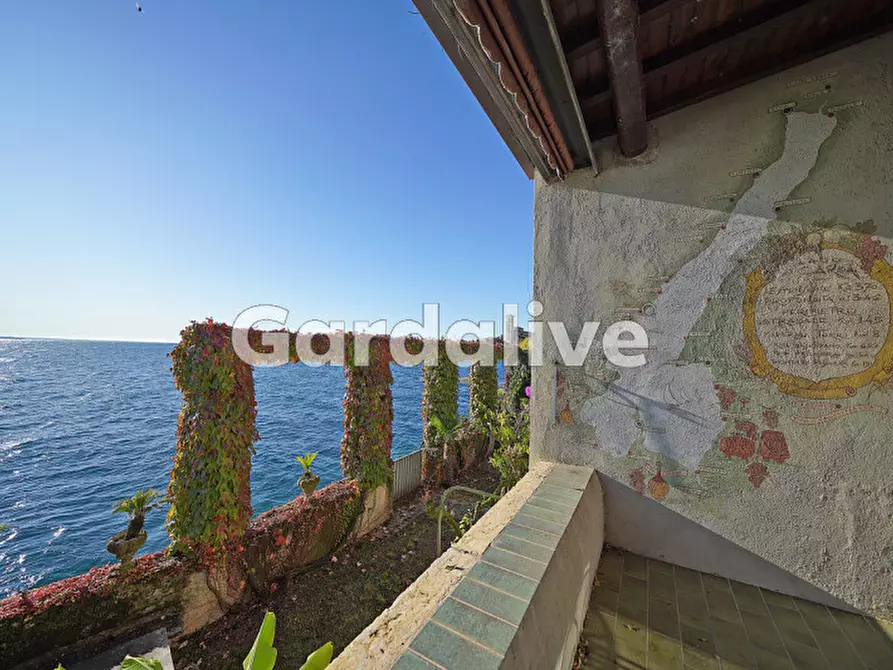 Immagine 12 di Villa in vendita  a Toscolano-Maderno