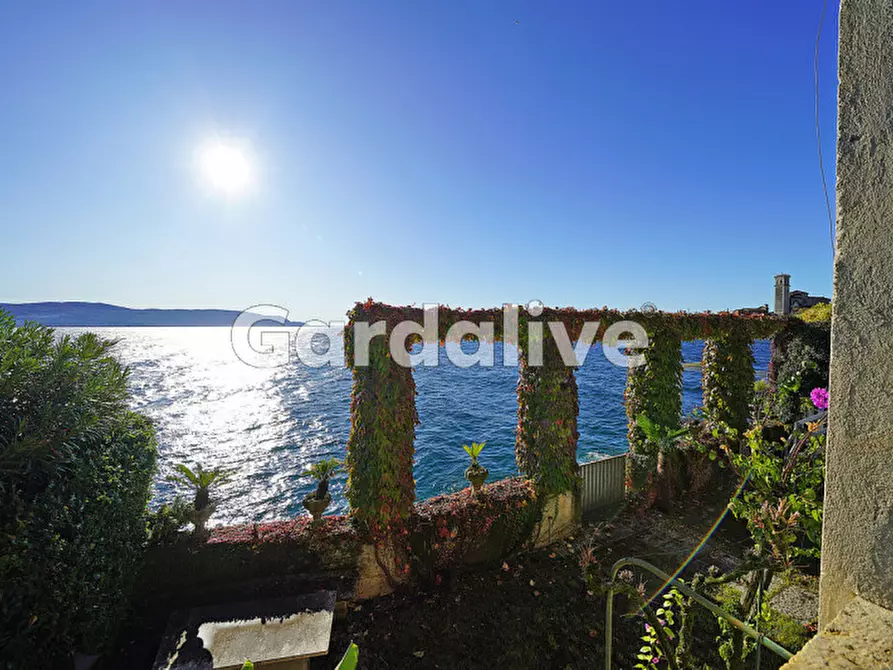 Immagine 13 di Villa in vendita  a Toscolano-Maderno