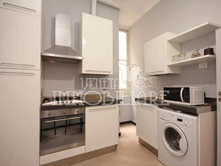 Immagine 5 di Appartamento in affitto  in piazza de marini a Genova