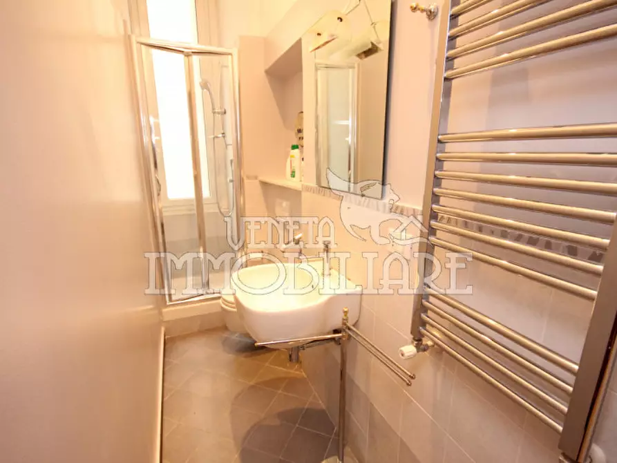 Immagine 8 di Appartamento in affitto  in piazza de marini a Genova