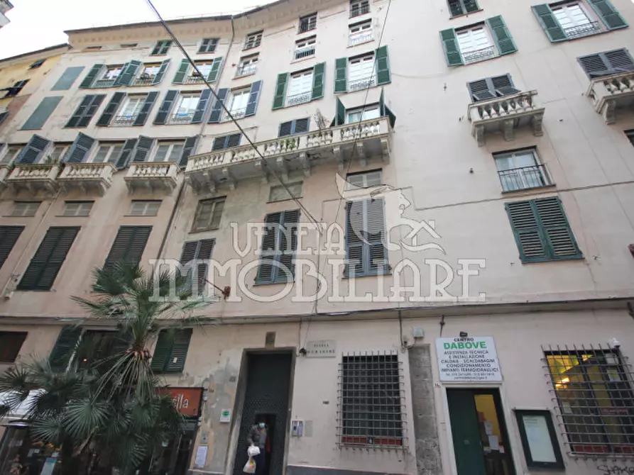 Immagine 9 di Appartamento in affitto  in piazza de marini a Genova