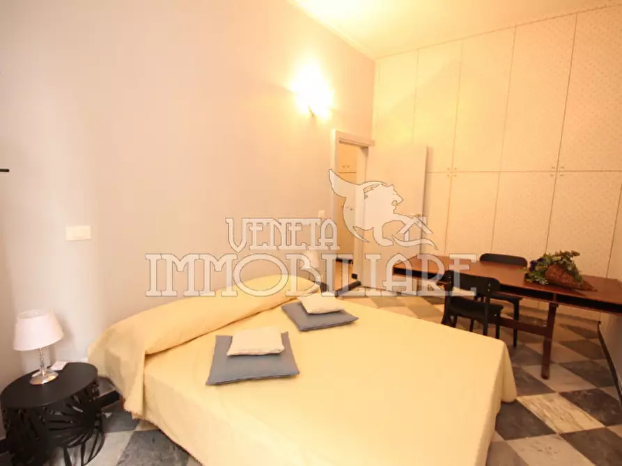 Immagine 13 di Appartamento in affitto  in piazza de marini a Genova