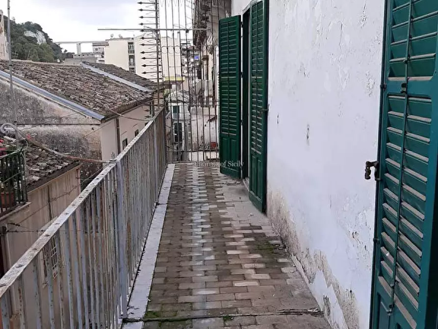 Immagine 12 di Appartamento in vendita  in via Carlo Papa a Modica