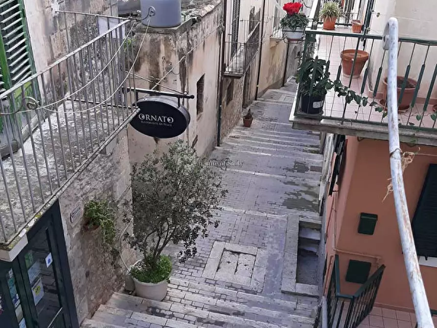 Immagine 13 di Appartamento in vendita  in via Carlo Papa a Modica