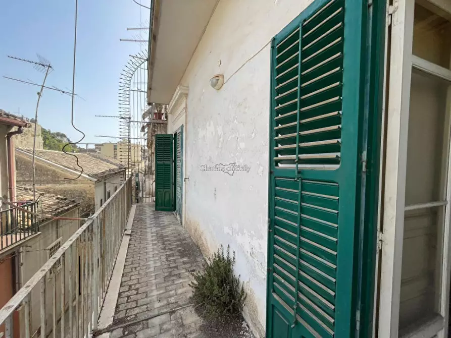 Immagine 35 di Appartamento in vendita  in via Carlo Papa a Modica