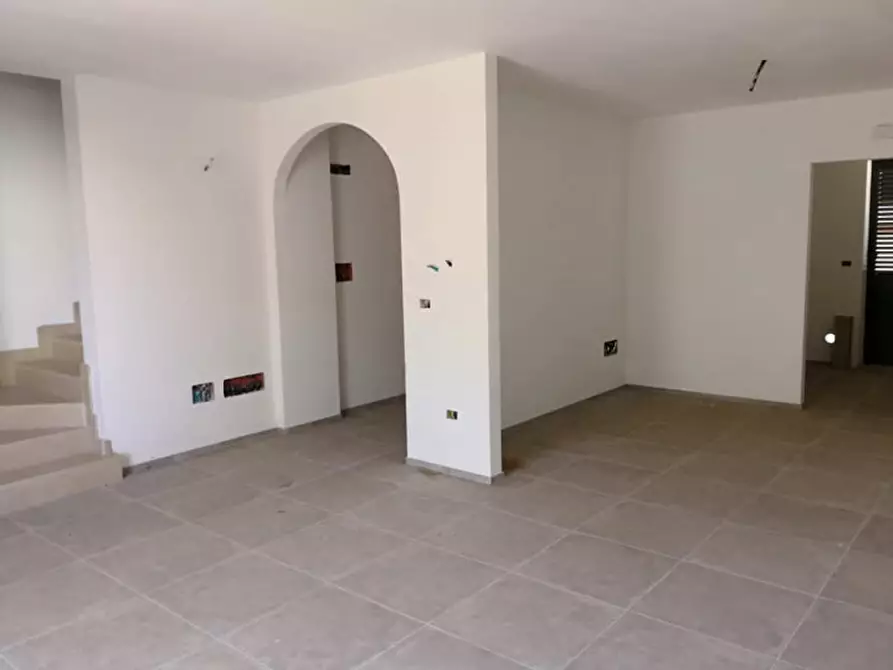 Immagine 2 di Villa in vendita  a Casarano