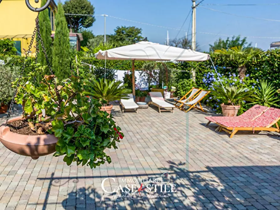 Immagine 2 di Appartamento in vendita  in Via dell'Angelo a Ameglia