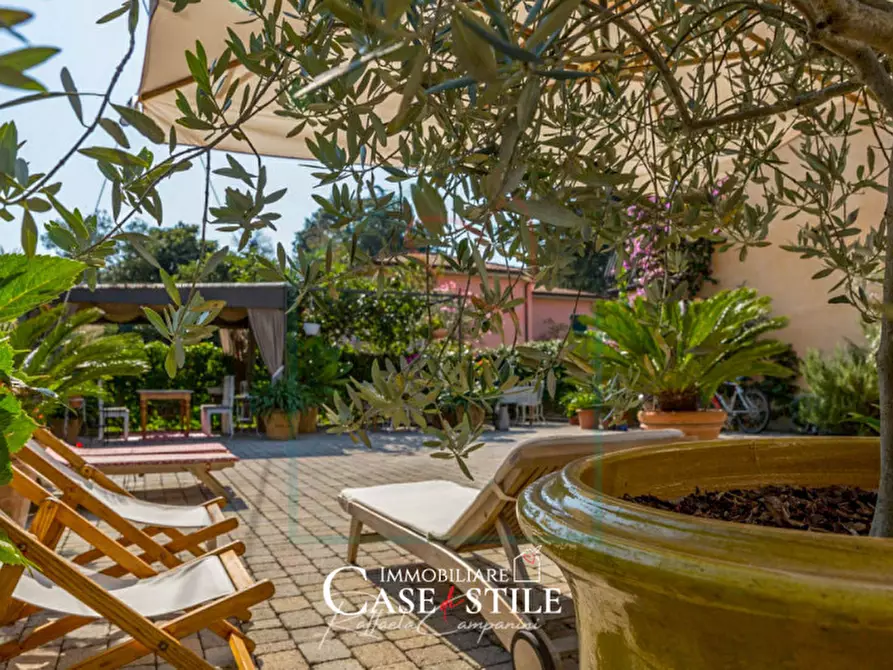 Immagine 6 di Appartamento in vendita  in Via dell'Angelo a Ameglia