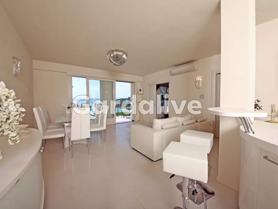 Immagine 5 di Appartamento in vendita  a Sirmione