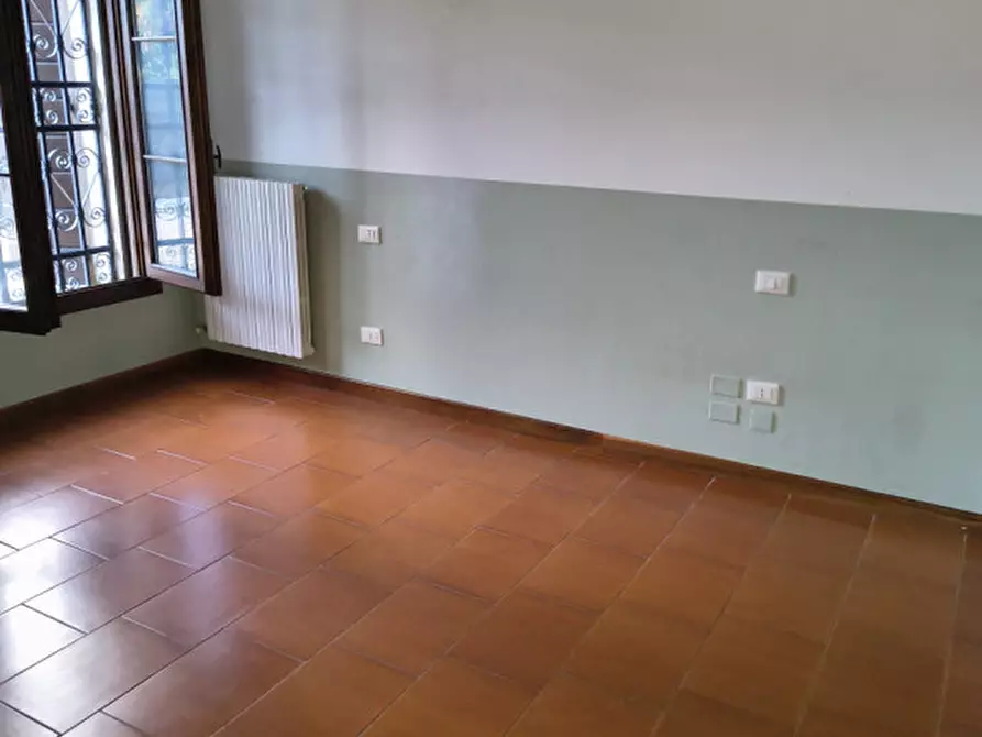 Immagine 5 di Appartamento in affitto  in viale garibaldi a Venezia