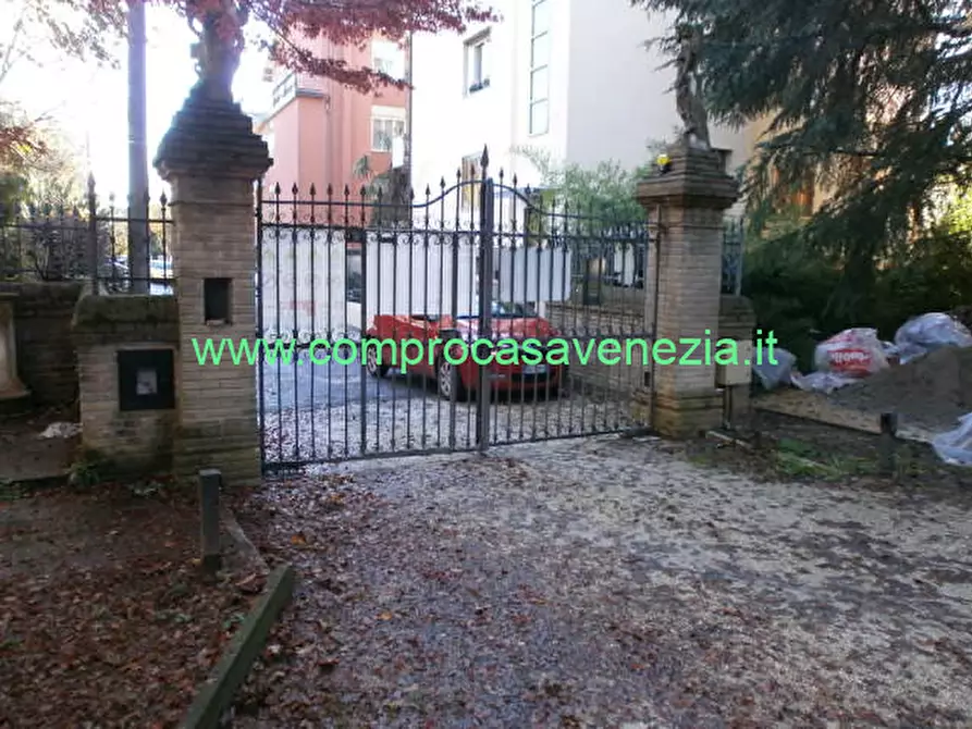 Immagine 13 di Appartamento in affitto  in viale garibaldi a Venezia