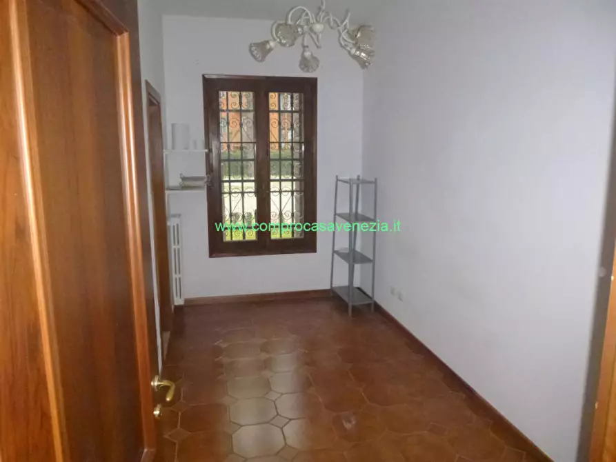 Immagine 19 di Appartamento in affitto  in viale garibaldi a Venezia
