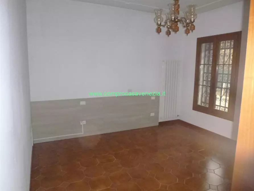Immagine 23 di Appartamento in affitto  in viale garibaldi a Venezia