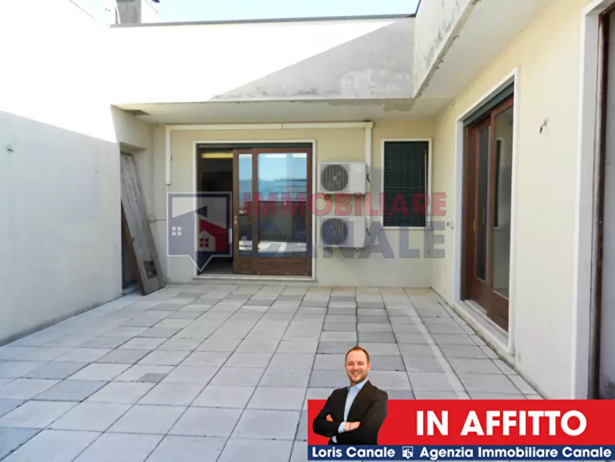 Immagine 21 di Ufficio in affitto  a Piovene Rocchette