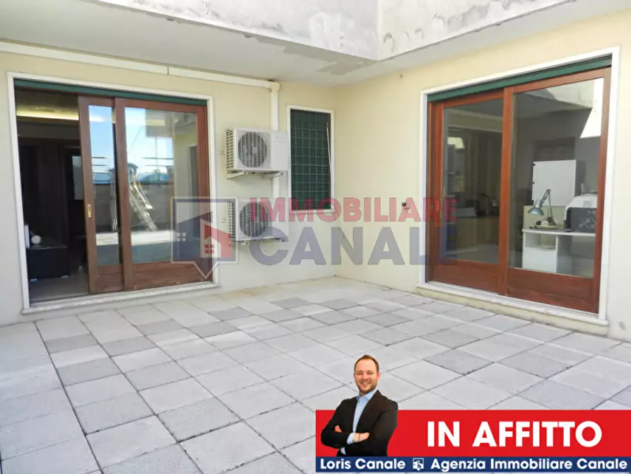 Immagine 22 di Ufficio in affitto  a Piovene Rocchette