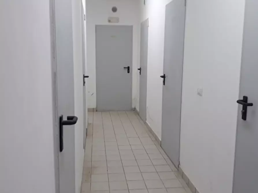 Immagine 4 di Cantina in vendita  in Via Miniera a Reggio Di Calabria