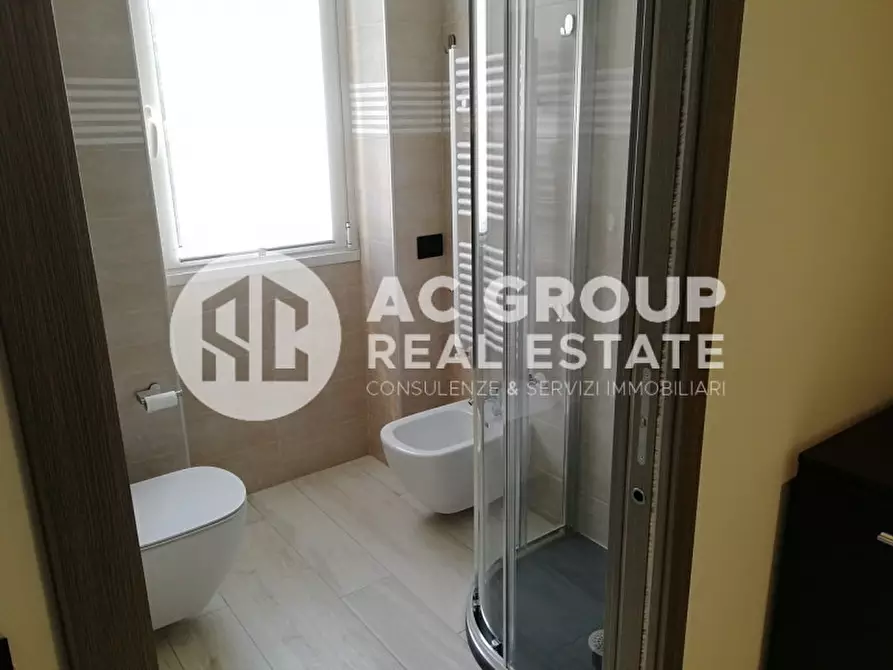 Immagine 13 di Camera in affitto  in Via F. Reina a Saronno