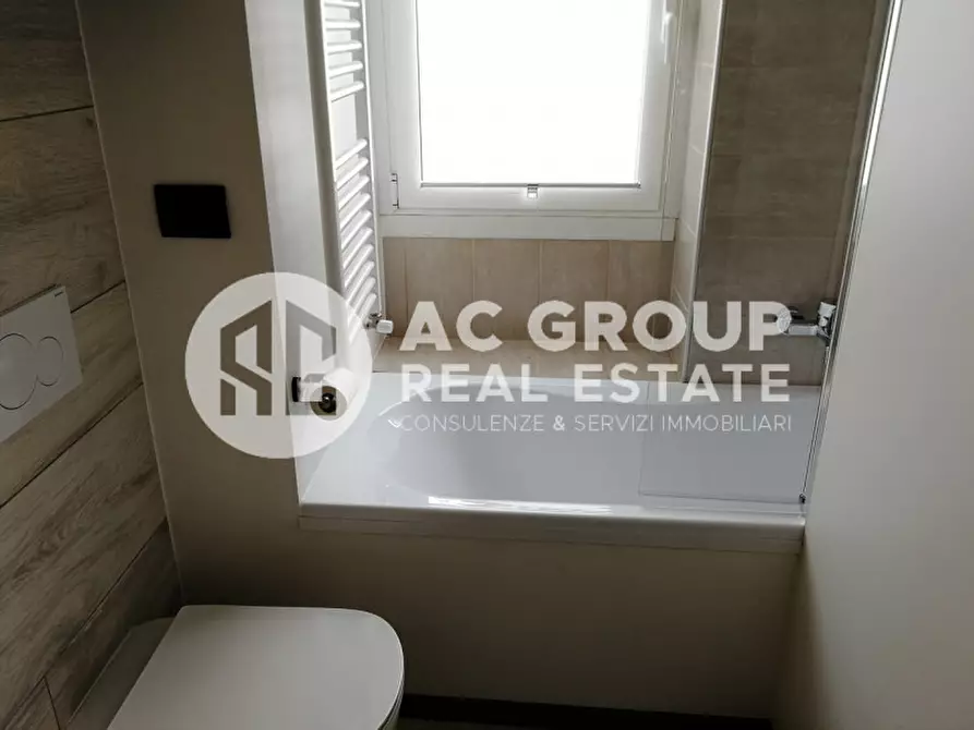 Immagine 16 di Camera in affitto  in Via F. Reina a Saronno