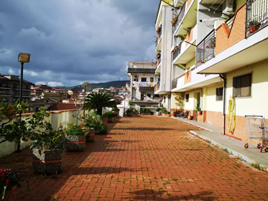 Immagine 2 di Appartamento in vendita  in VIA PIAZZA BERLINGUER a Eboli