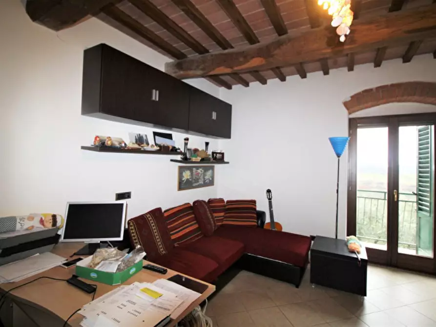 Immagine 1 di Appartamento in vendita  in Viale Barberino a Cavriglia