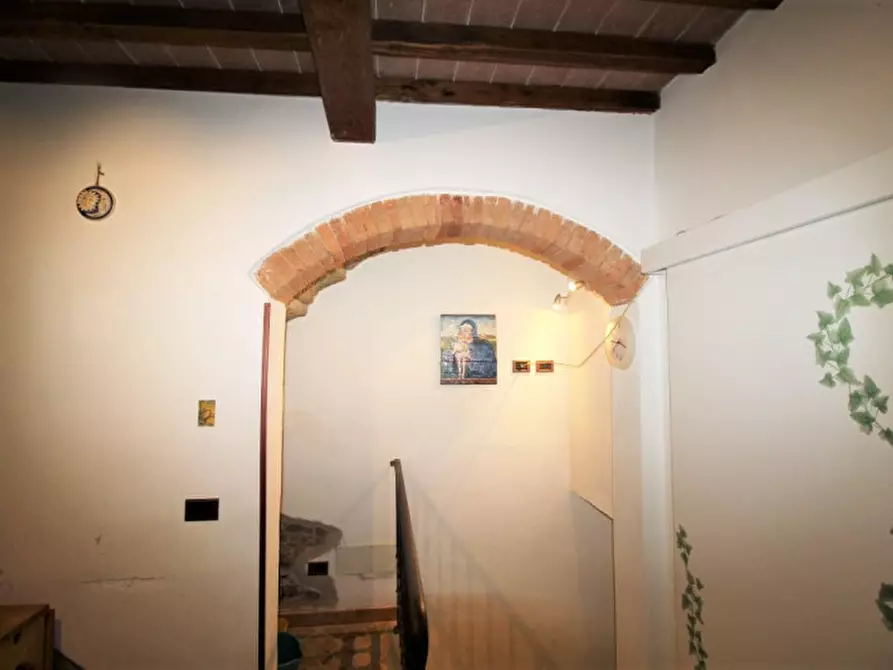 Immagine 4 di Appartamento in vendita  in Viale Barberino a Cavriglia