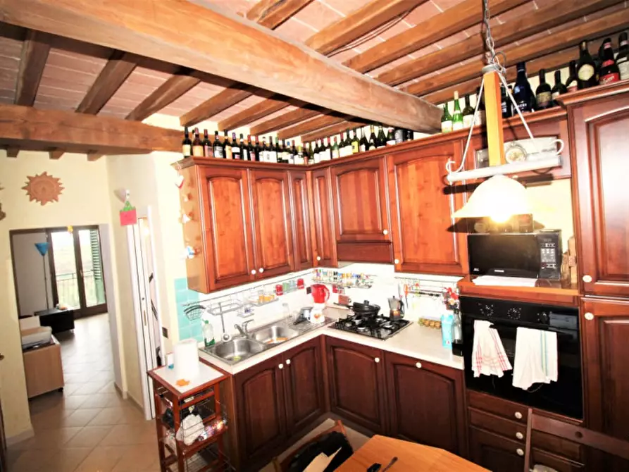 Immagine 11 di Appartamento in vendita  in Viale Barberino a Cavriglia