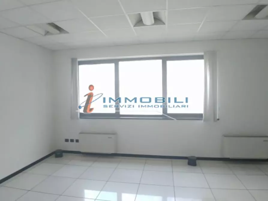 Immagine 22 di Ufficio in affitto  in VIA GROSIO a Milano