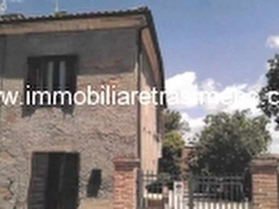 Immagine 1 di Villetta a schiera in vendita  a Castiglione Del Lago