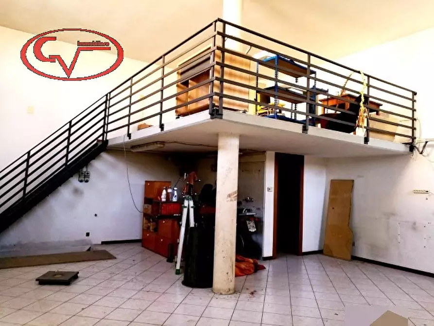 Immagine 3 di Laboratorio in vendita  in Via Barducci a San Giovanni Valdarno