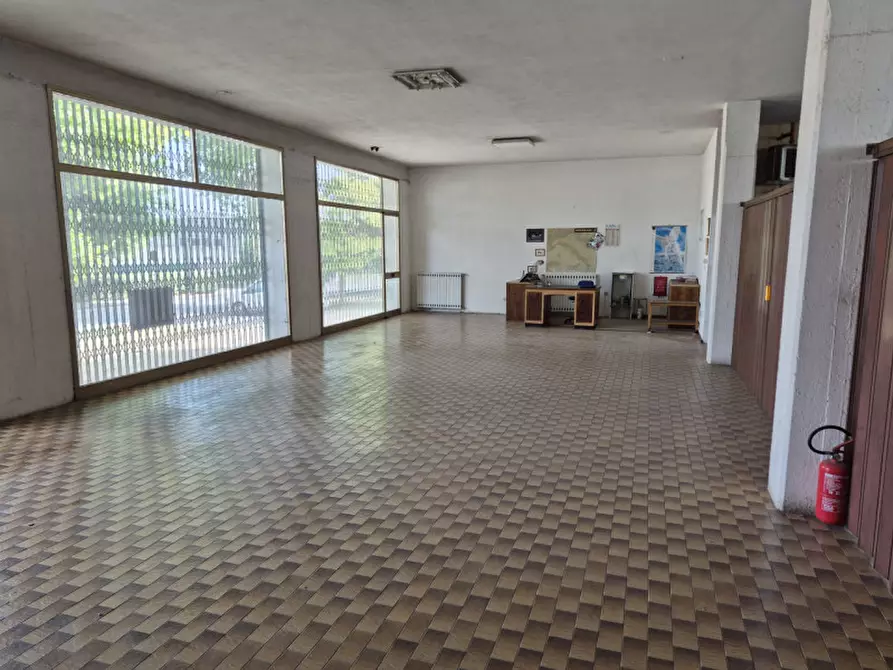 Immagine 12 di Laboratorio in vendita  in via europa a Lozzo Atestino