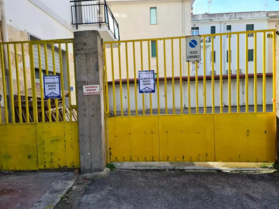 Immagine 1 di Posto auto in affitto  in Via Sbarre Inferiori civ.120 a Reggio Di Calabria