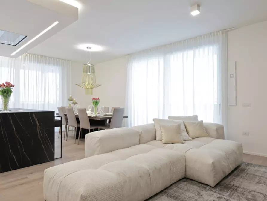 Immagine 2 di Appartamento in vendita  a Selvazzano Dentro