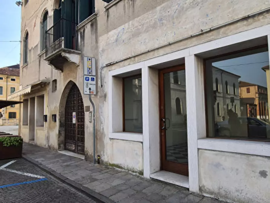 Immagine 1 di Negozio in affitto  in Via Francesco Maria Preti 41 a Castelfranco Veneto