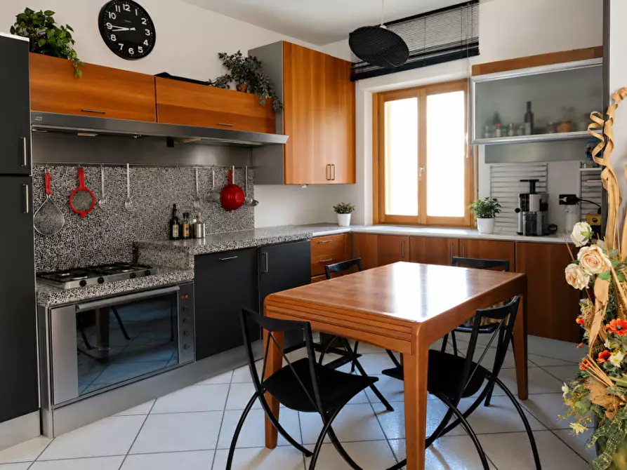 Immagine 4 di Appartamento in vendita  a Tuoro Sul Trasimeno