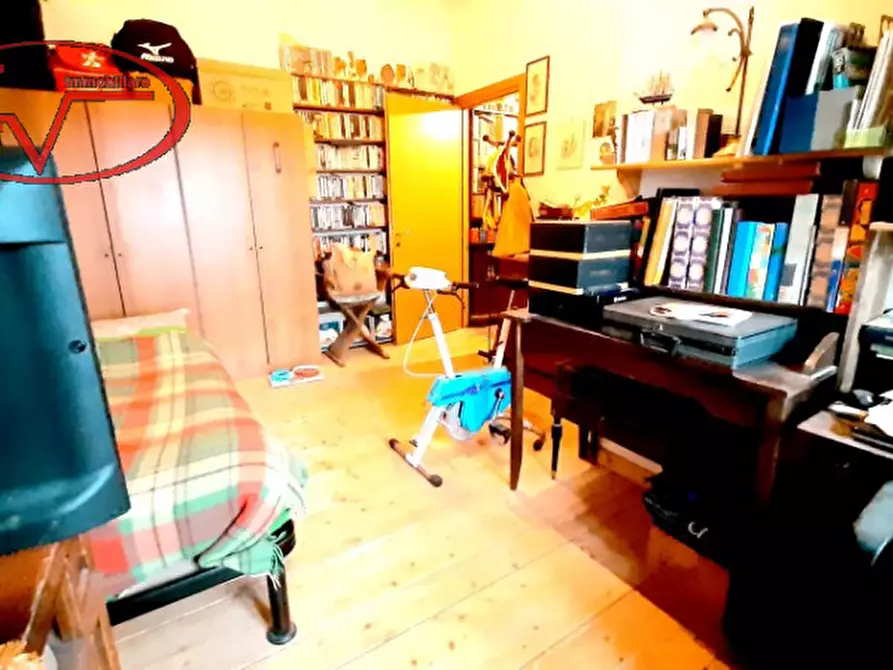 Immagine 6 di Appartamento in vendita  in Viale Barberino a Cavriglia