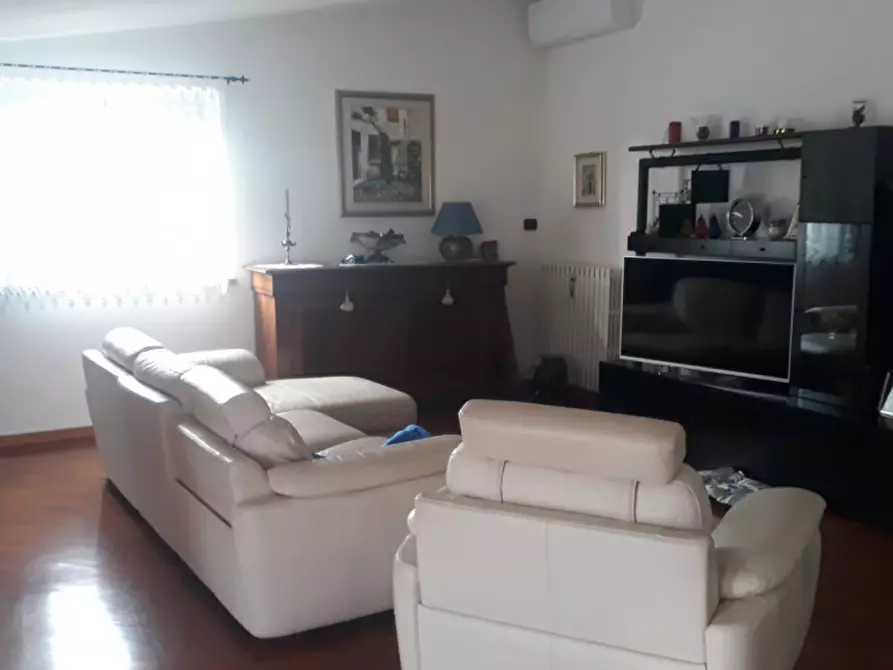 Immagine 6 di Villa in vendita  in Candia a Ancona