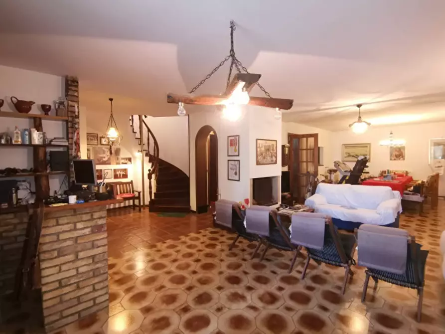 Immagine 17 di Villa in vendita  in Candia a Ancona