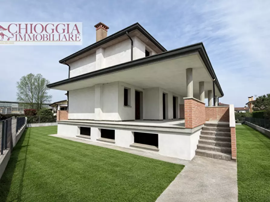 Immagine 2 di Casa bifamiliare in vendita  in Via Pascolon a Chioggia