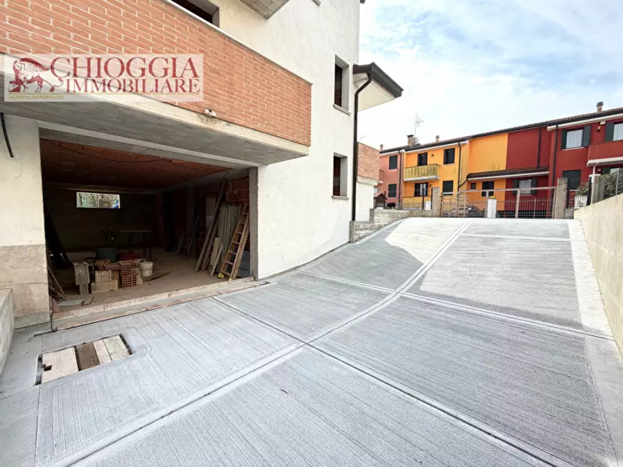 Immagine 13 di Casa bifamiliare in vendita  in Via Pascolon a Chioggia