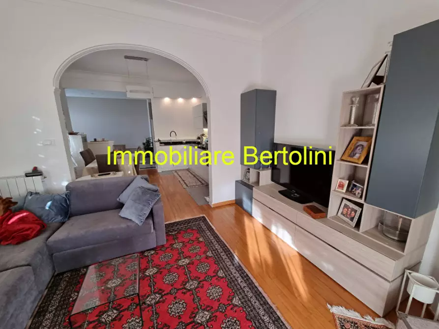 Immagine 2 di Casa trifamiliare in vendita  a San Remo