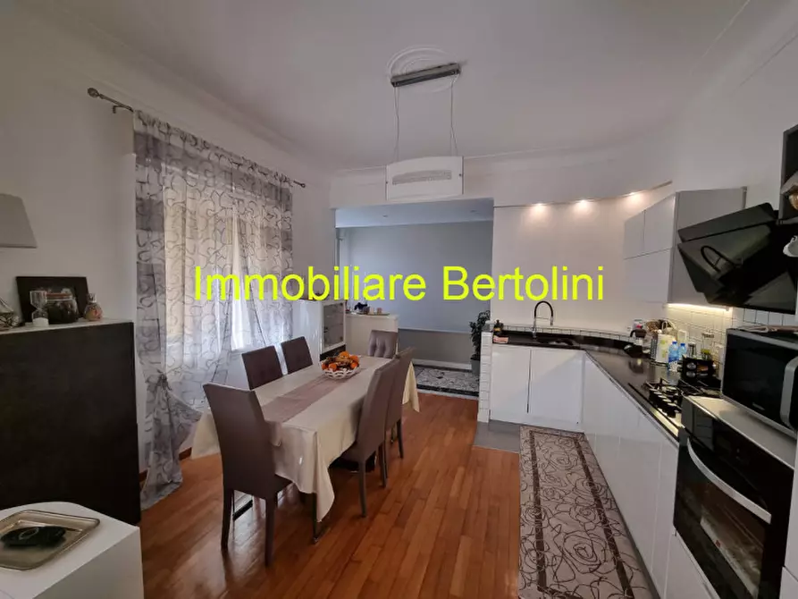 Immagine 5 di Casa trifamiliare in vendita  a San Remo