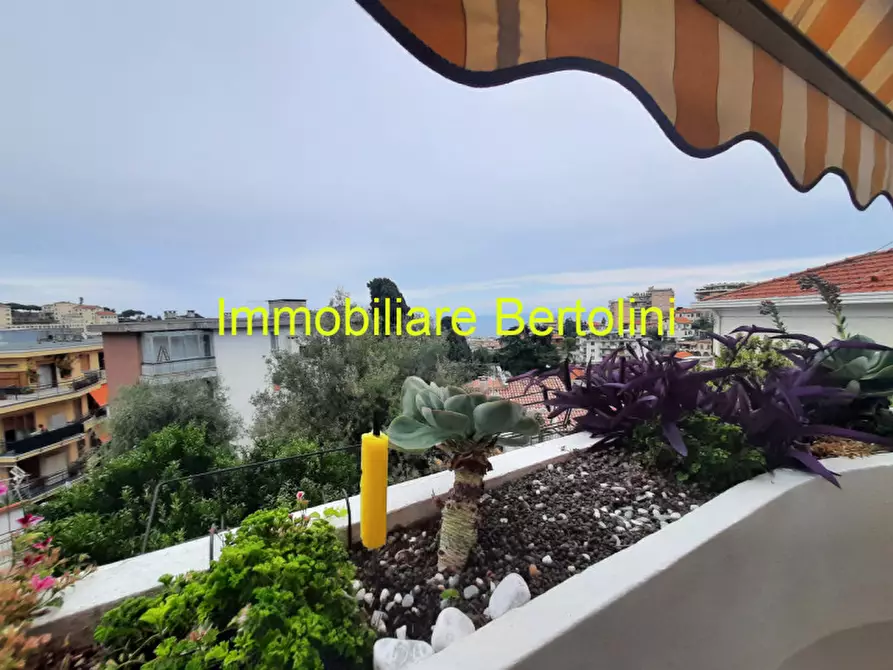 Immagine 18 di Casa trifamiliare in vendita  a San Remo