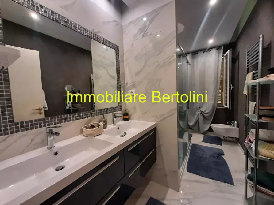 Immagine 21 di Casa trifamiliare in vendita  a San Remo