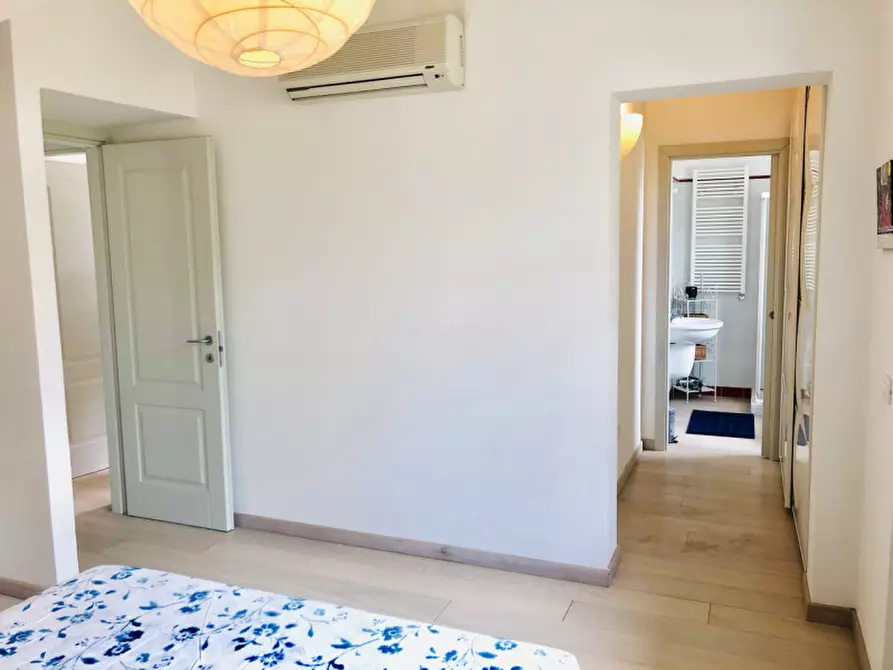 Immagine 9 di Casa bifamiliare in vendita  in via Canova a Forte Dei Marmi