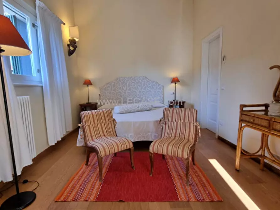 Immagine 13 di Villa in vendita  in via Piave a Forte Dei Marmi