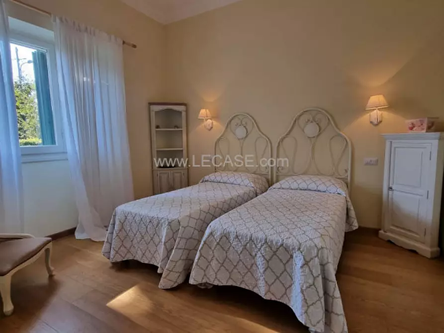 Immagine 18 di Villa in vendita  in via Piave a Forte Dei Marmi