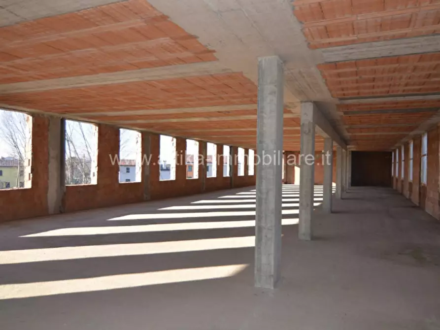 Immagine 2 di Negozio in vendita  in Via del commercio a Montagnana