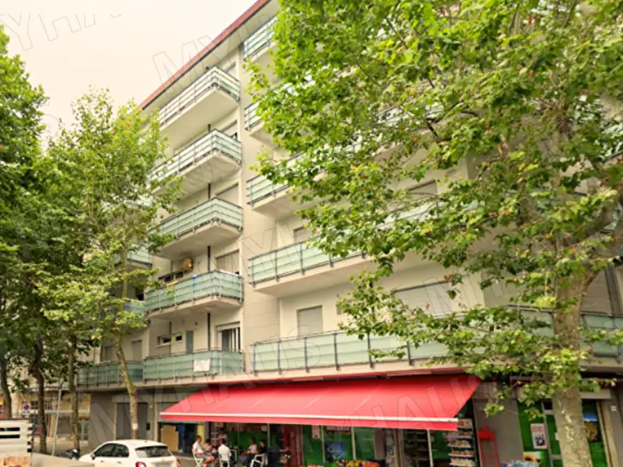 Immagine 2 di Negozio in vendita  in VIA RAFFAELLO 36 a Cesenatico